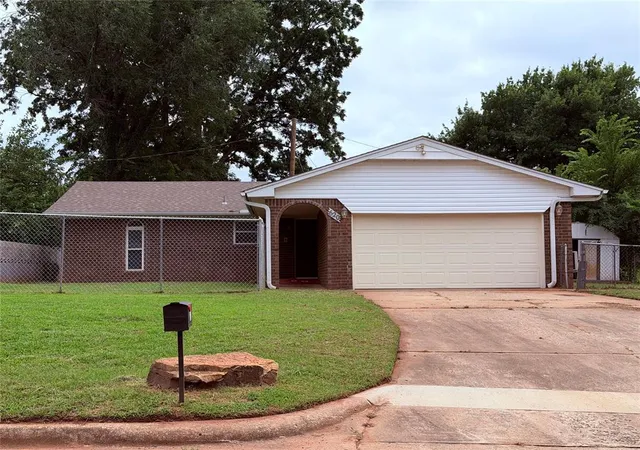 1st image of 620 W Adams St, Purcell, OK 73080 | MLS# 1235691