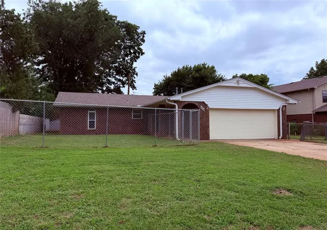 2nd image of 620 W Adams St, Purcell, OK 73080 | MLS# 1235691