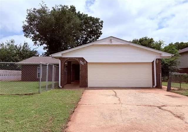 Photo 3 of Single family home for sale at 620 W Adams St, Purcell, OK 73080 | MLS# 1235691 | Listing updated on 2026-08-31