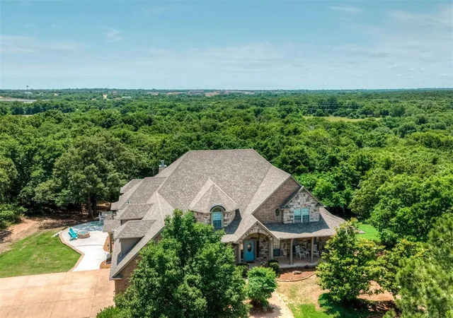 1st image of 4001 Braxton Wy, Edmond, OK 73034 | MLS# 1235698