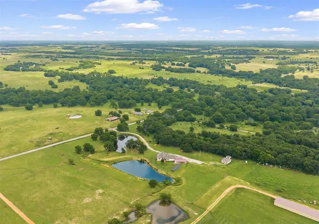 Homes for sale in Elmore City, OK | 29714 E County Road 1640, Elmore City, OK 73433 | MLS# 1235710