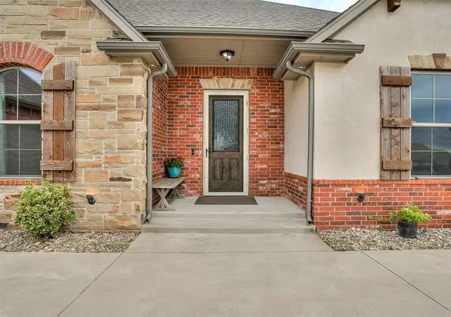 Photo 2 of Single family home for sale at 2269 Barrington Dr, Blanchard, OK 73010 | MLS# 1235717 | Listing updated on 2026-07-28