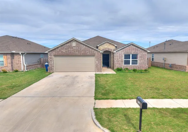 Homes for sale in El Reno, OK | 1229 Chuck Wagon Dr, El Reno, OK 73036 | MLS# 1235720
