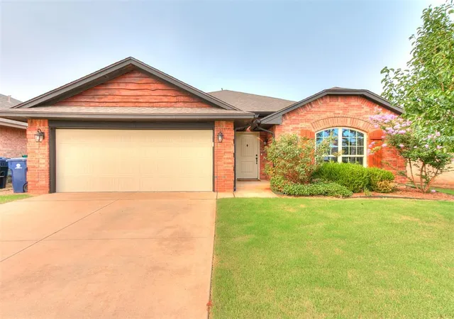 Homes for sale in Edmond, OK | 18404 Scarborough Dr, Edmond, OK 73012 | MLS# 1235722
