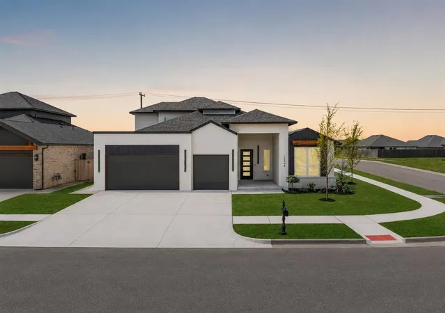 1st image of 15445 Capri Ln, Edmond, OK 73013 | MLS# 1235723