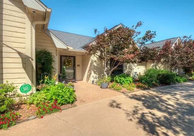 2nd image of 804 Glenridge Dr, Edmond, OK 73013 | MLS# 1235727