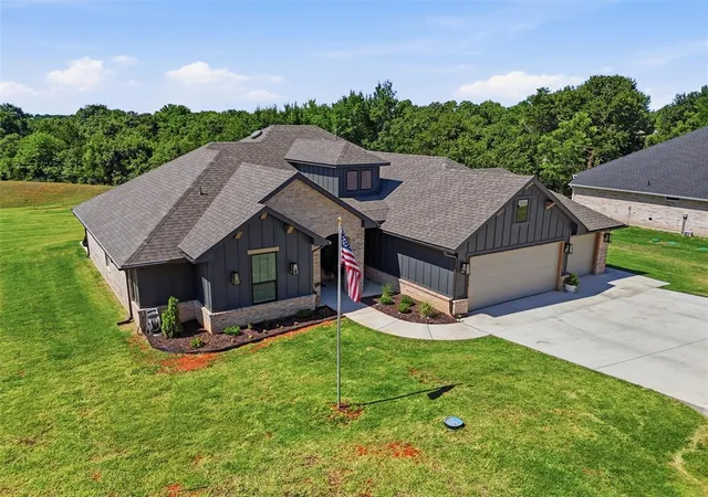 Homes for sale in Newcastle, OK | 2740 Nw 26th Ter, Newcastle, OK 73065 | MLS# 1235728