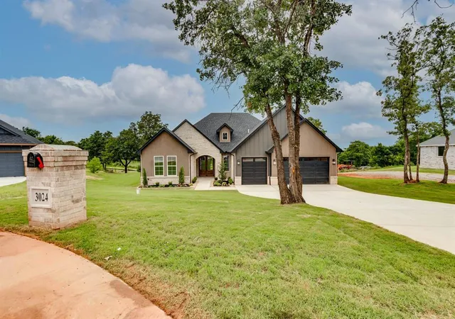 2nd image of 3024 Road Runner Ct, Guthrie, OK 73044 | MLS# 1235732