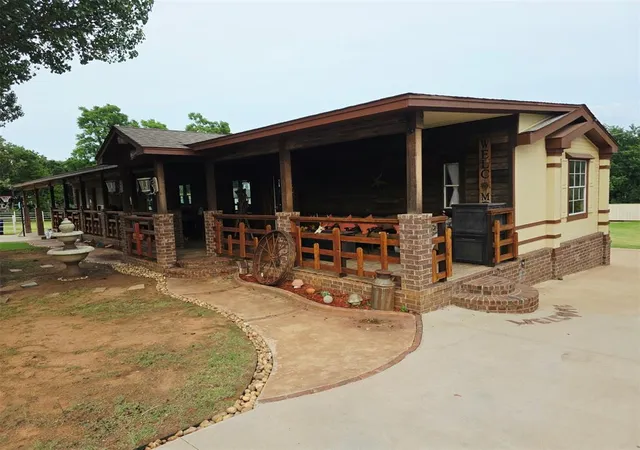 Photo 3 of Single family home for sale at 108 Woodland Dr, Edmond, OK 73025 | MLS# 1235737 | Listing updated on 2026-08-21