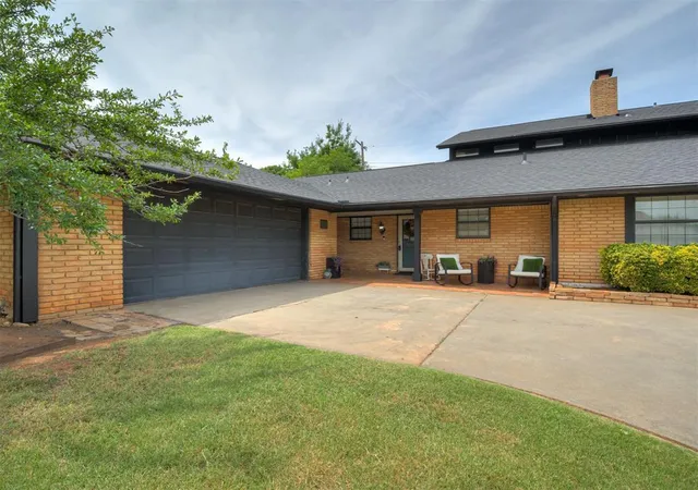 Photo 2 of Single family home for sale at 3833 Nw 65th Street, Oklahoma City, OK 73116 | MLS# 1235740 | Listing updated on 2026-09-02