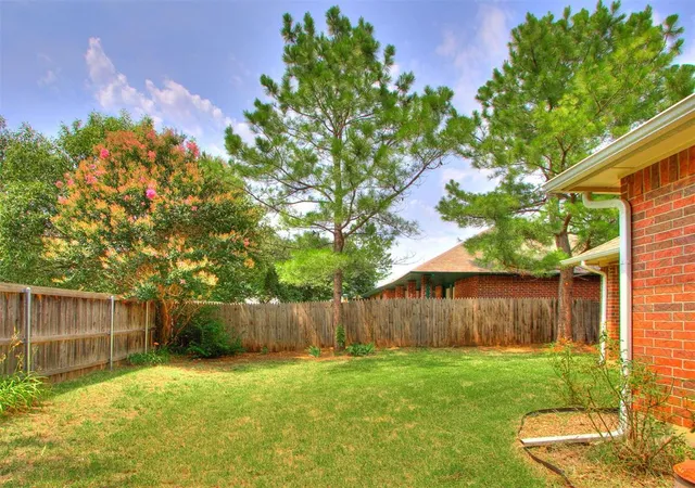 Homes for sale in Norman, OK | 1708 Hazelwood Dr, Norman, OK 73071 | MLS# 1235751