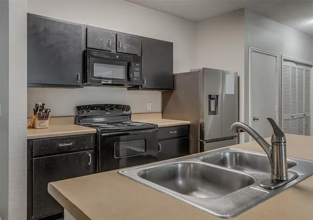 3rd image of 251 W Miller Ave, Stillwater, OK 74075