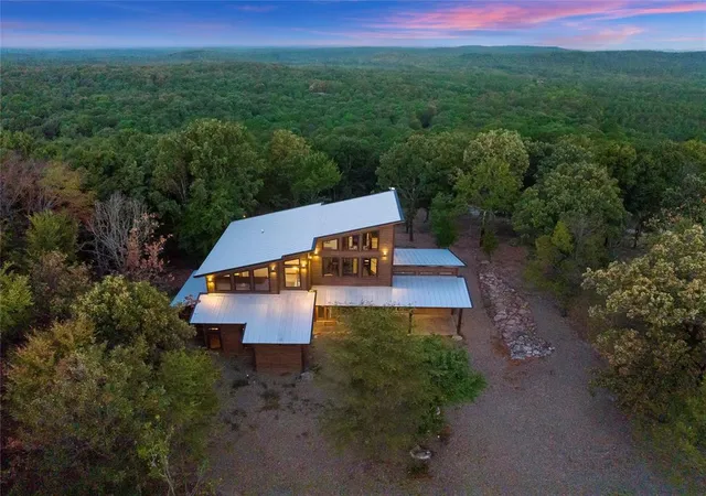 2nd image of 429 Woodland Bluff Trl, Broken Bow, OK 74728 | MLS# 1235762