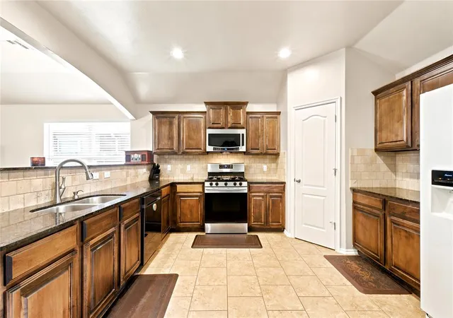 Photo 2 of Single family home for sale at 19501 Vista Ave, Edmond, OK 73012 | MLS# 1235765 | Listing updated on 2026-10-15