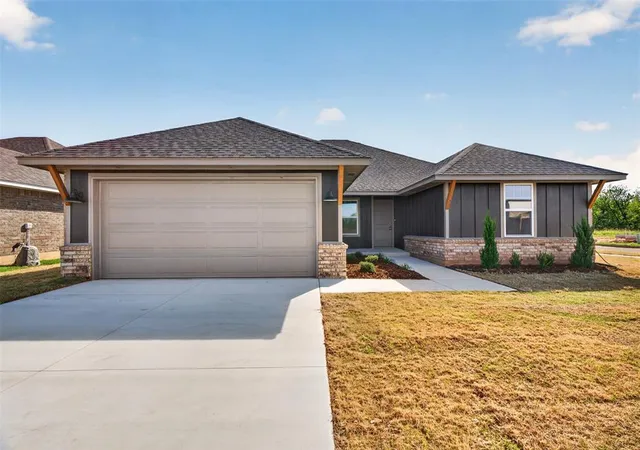 Single family home for sale at 10656 SW 18th Street, Yukon, OK 73099 | MLS# 1235767