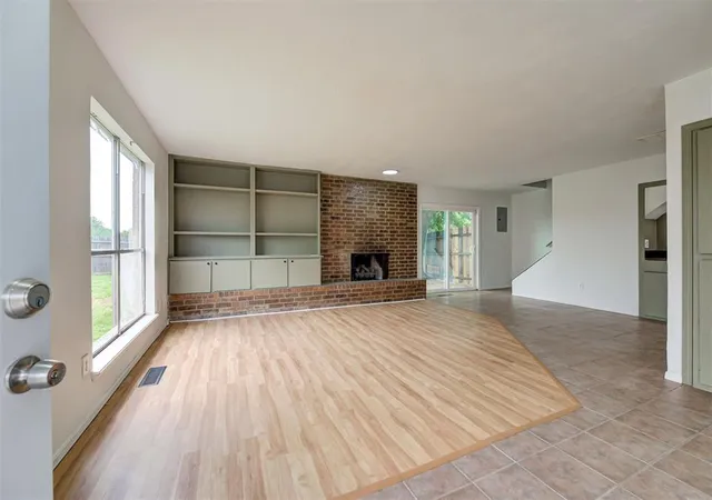 3rd image of 524 Westwood Ct, Oklahoma, OK 73127