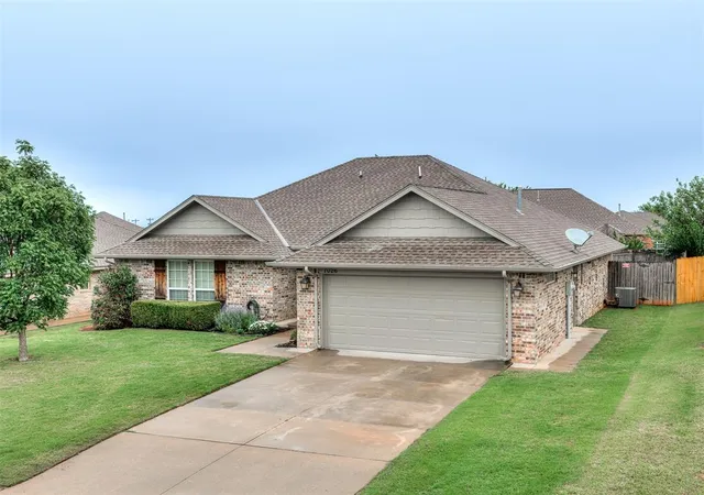 Homes for sale in Warr Acres, OK | 7026 N Cherokee, Warr Acres, OK 73132 | MLS# 1235775