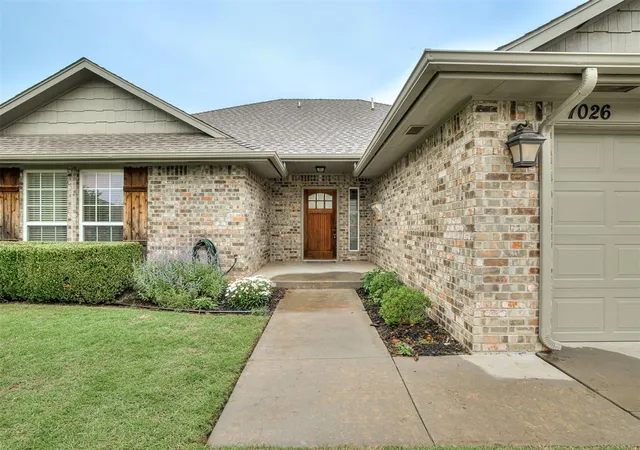 Homes for sale in Warr Acres, OK | 7026 N Cherokee, Warr Acres, OK 73132 | MLS# 1235775