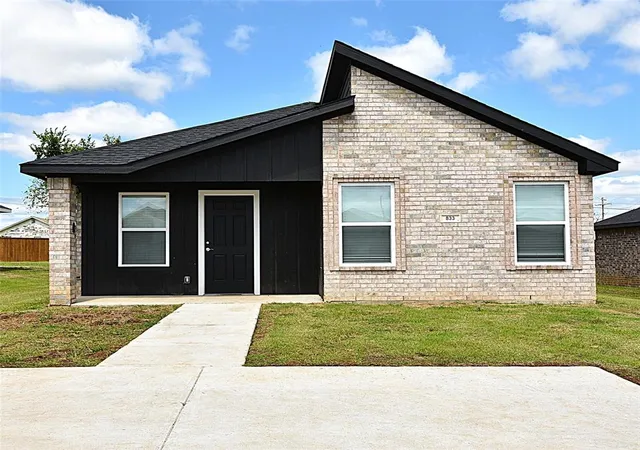 Homes for sale in Seminole, OK | 833 Elm St, Seminole, OK 74868 | MLS# 1235788
