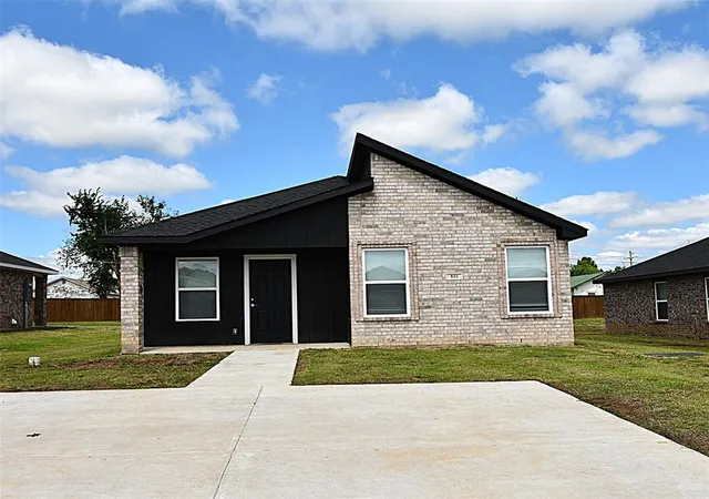 Homes for sale in Seminole, OK | 833 Elm St, Seminole, OK 74868 | MLS# 1235788