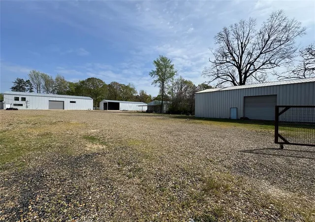 2nd image of 204 W Sherry Ln, Broken Bow, OK 74728 | MLS# 1235816