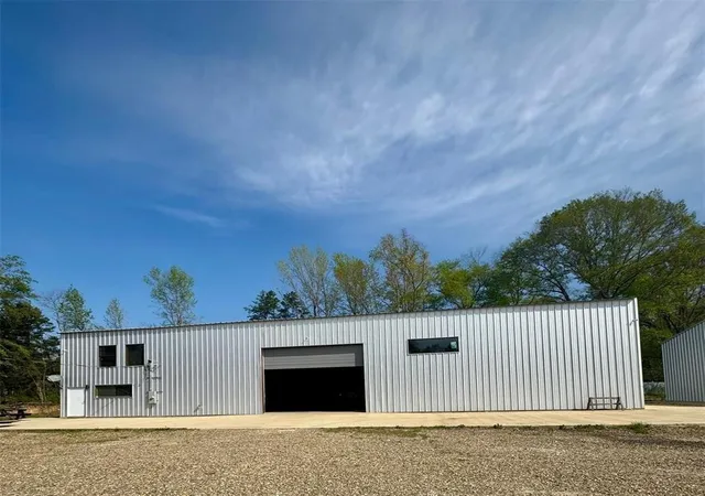 3rd image of 204 W Sherry Ln, Broken Bow, OK 74728 | MLS# 1235816