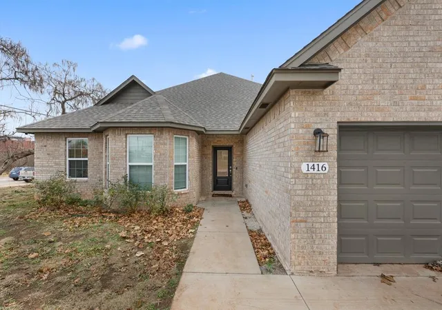 Photo 4 of Single family home for sale at 1416 Devonshire Ct, Edmond, OK 73034 | MLS# 1235853 | Listing updated on 2026-09-14