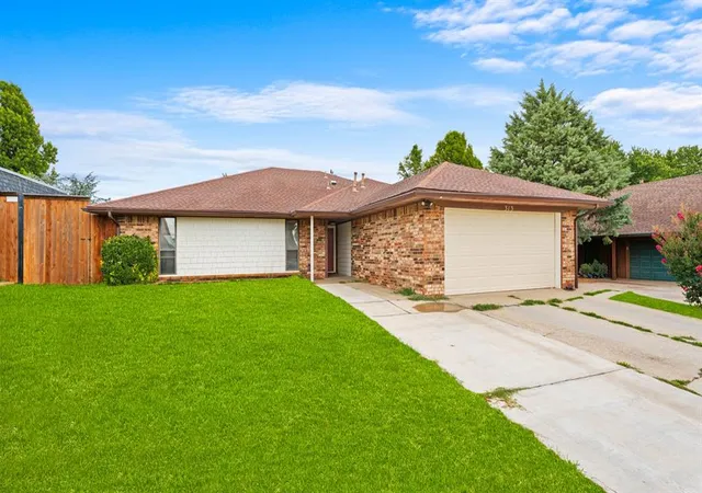 Photo 1 of Single family home for sale at 313 E Platt Dr, Yukon, OK 73099 | MLS# 1235897 | Listing updated on 2026-08-19