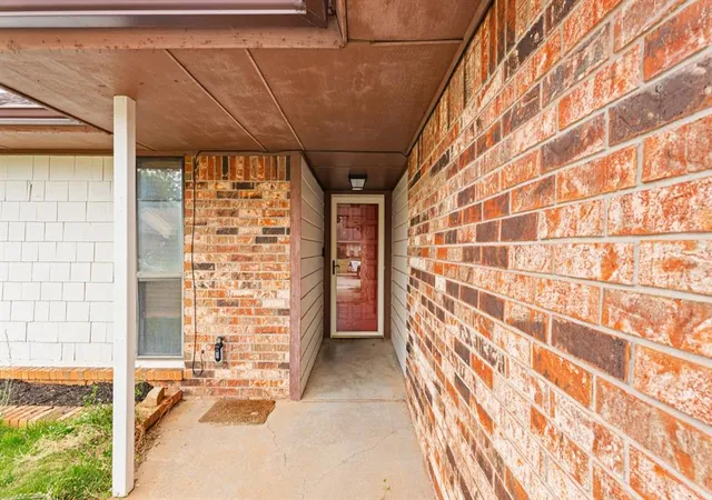 Photo 3 of Single family home for sale at 313 E Platt Dr, Yukon, OK 73099 | MLS# 1235897 | Listing updated on 2026-08-19