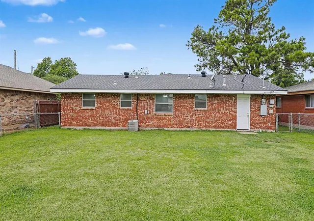 Homes for sale in Moore, OK | 308 Arnold Ave, Moore, OK 73160 | MLS# 1235902