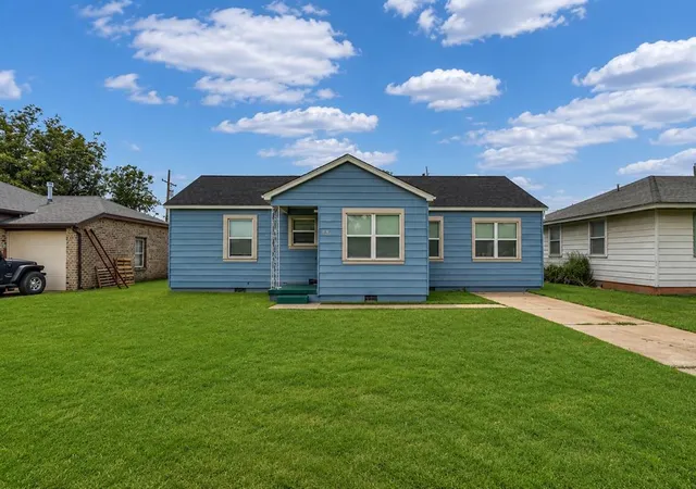 Homes for sale in Hobart, OK | 615 N Lowe, Hobart, OK 73651 | MLS# 1235904