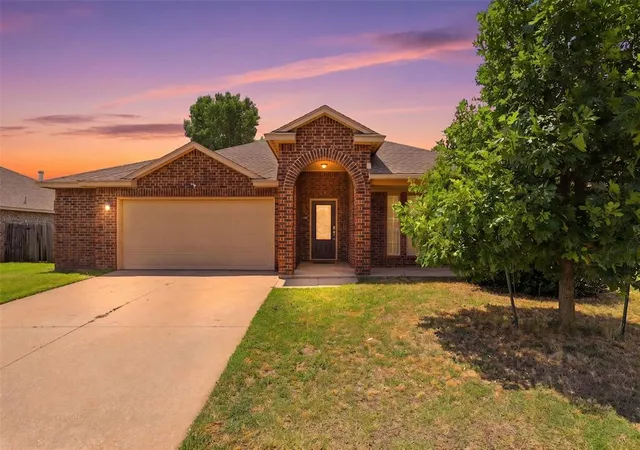 Photo 1 of Sale Pending at 11316 Nw 96th Street, Yukon, OK 73099 | MLS# 1235912 | Listing updated on 2026-08-19