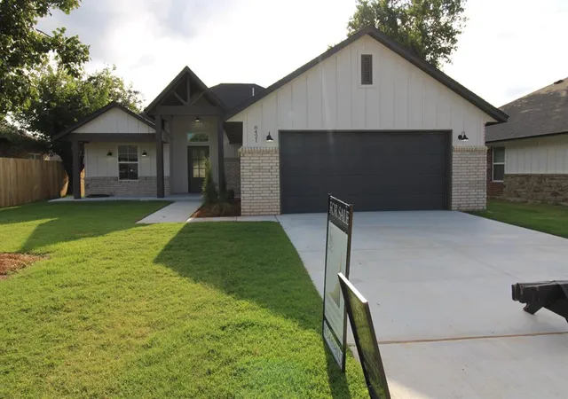 Homes for sale in Oklahoma City, OK | 8421 Stonewood Dr, Oklahoma City, OK 73135 | MLS# 1235919