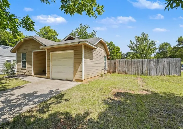 4th image of 524 E Grant Ave, Guthrie, OK 73044 | MLS# 1235928