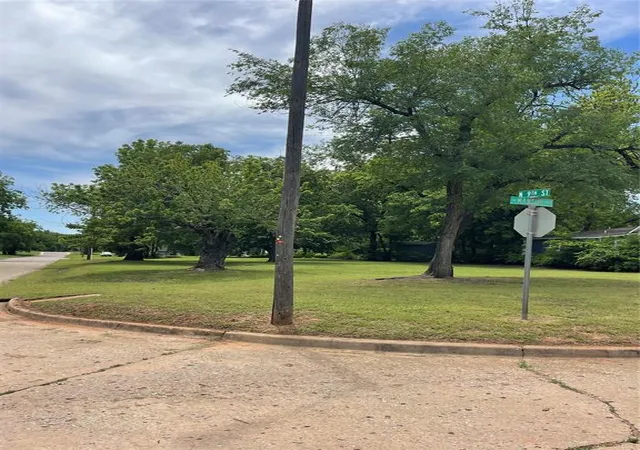 Photo 2 of Land for sale at 1001 W Mansur Ave, Guthrie, OK 73044 | MLS# 1235933 | Listing updated on 2026-08-20