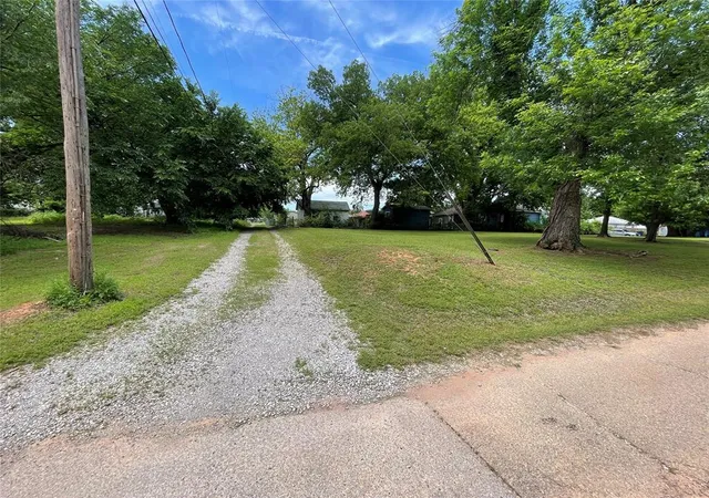 Photo 3 of Land for sale at 1001 W Mansur Ave, Guthrie, OK 73044 | MLS# 1235933 | Listing updated on 2026-08-20