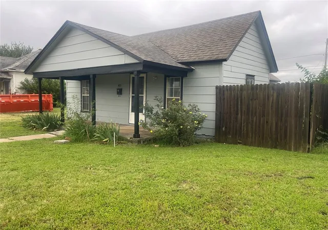 Homes for sale in Hennessey, OK | 415 S Main St, Hennessey, OK 73742 | MLS# 1235954