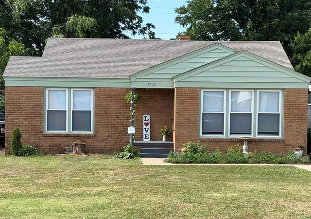 2nd image of 3832 Nw 16th St, Oklahoma City, OK 73107 | MLS# 1235957