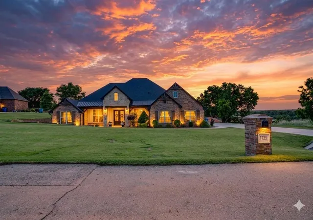 Homes for sale in Newcastle, OK | 3725 River Valley Dr, Newcastle, OK 73065 | MLS# 1235969