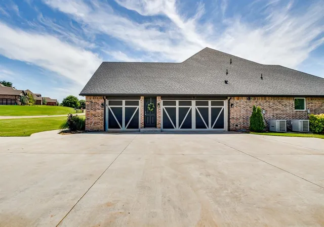 Homes for sale in Newcastle, OK | 3725 River Valley Dr, Newcastle, OK 73065 | MLS# 1235969