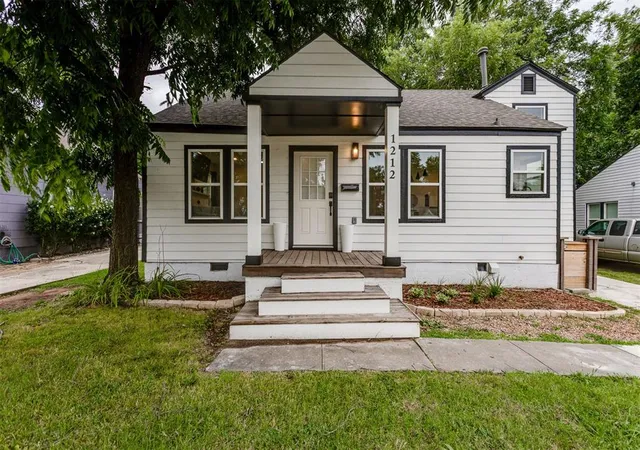 2nd image of 1212 Nw 48th St, Oklahoma City, OK 73118 | MLS# 1236018