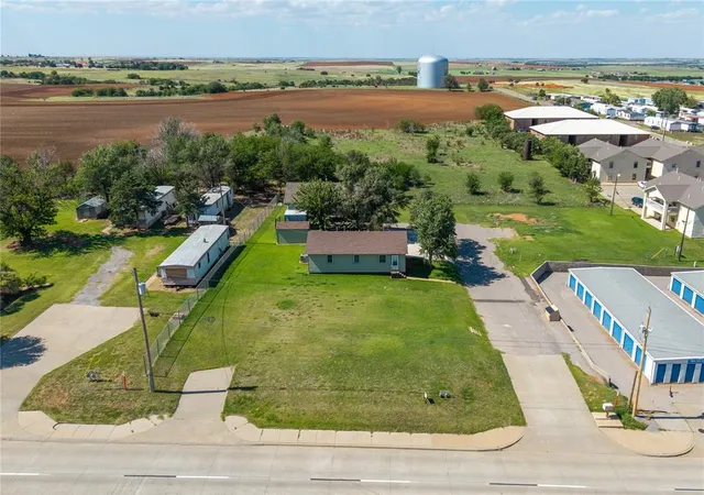 Homes for sale in Weatherford, OK | 519 W Davis Ave, Weatherford, OK 73096 | MLS# 1236023