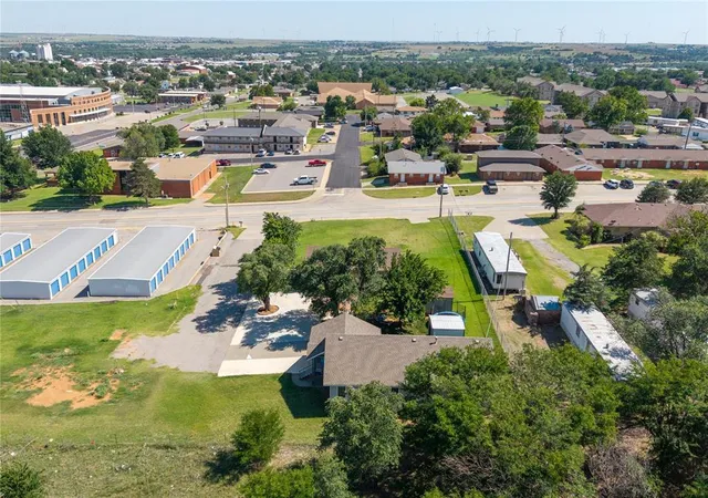 Homes for sale in Weatherford, OK | 519 W Davis Ave, Weatherford, OK 73096 | MLS# 1236023