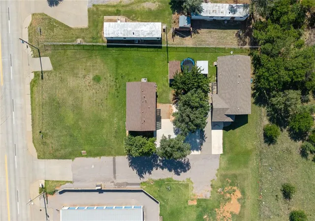 Homes for sale in Weatherford, OK | 519 W Davis Ave, Weatherford, OK 73096 | MLS# 1236023