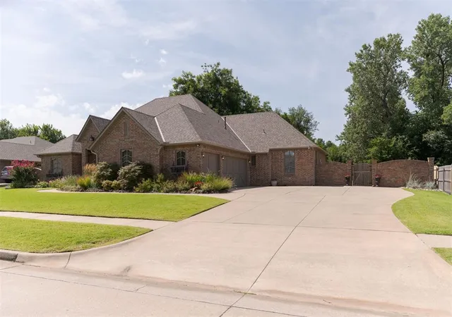 Homes for sale in Bethany, OK | 7908 Nw 48th St, Bethany, OK 73008 | MLS# 1236036