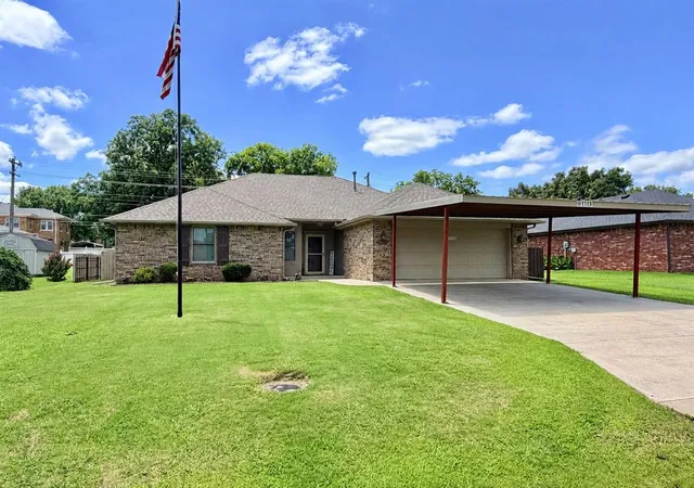 Homes for sale in Prague, OK | 1115 Brunson Ave, Prague, OK 74864 | MLS# 1236041