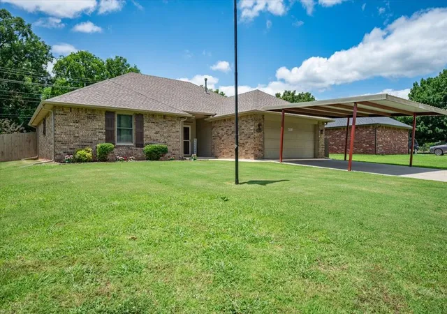 Homes for sale in Prague, OK | 1115 Brunson Ave, Prague, OK 74864 | MLS# 1236041