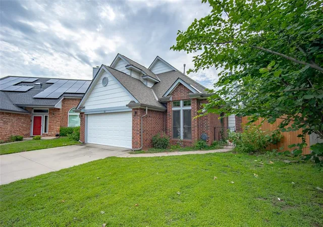 2nd image of 121 S Creekdale Dr, Norman, OK 73072 | MLS# 1236042
