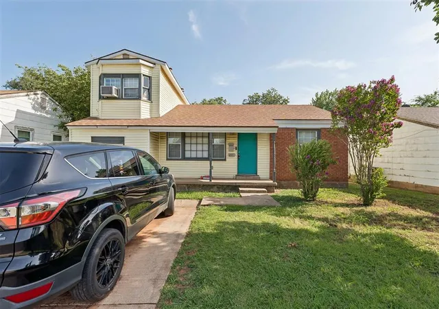 Homes for sale in Del City, OK | 4021 Se 24Th St, Del City, OK 73115 | MLS# 1236044