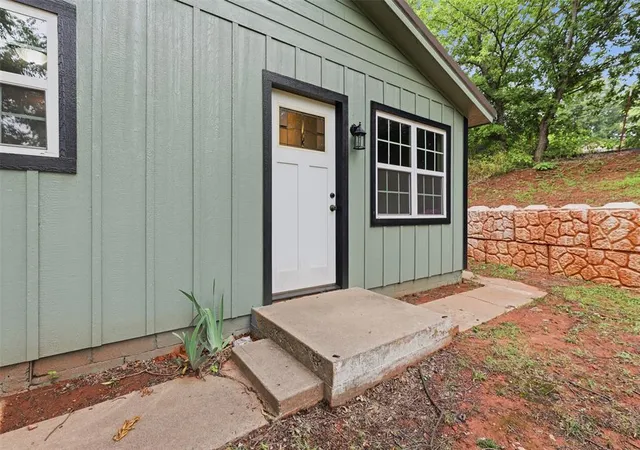 Homes for sale in Chandler, OK | 604 E 9Th St, Chandler, OK 74834 | MLS# 1236050